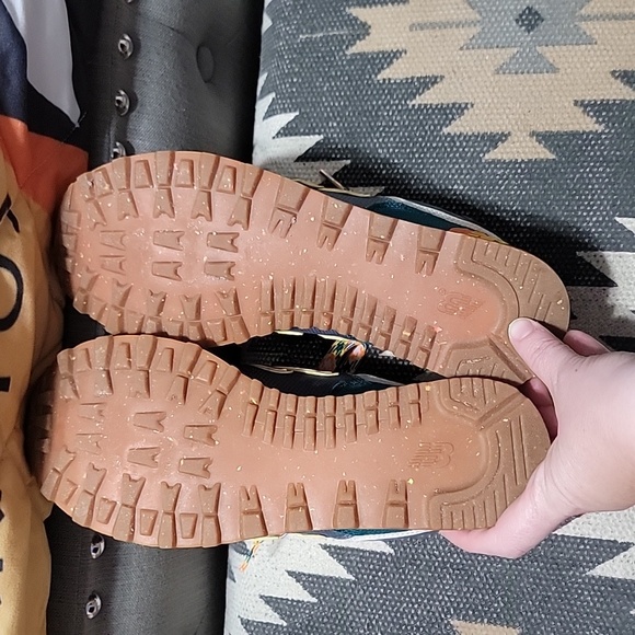 New Balance 574 - Picture 7 of 7